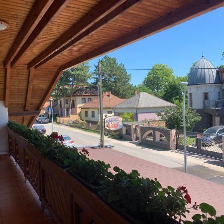 Hableany Etterem, Pizzeria Es Vendeghaz Balatonmariafurdo Exterior foto