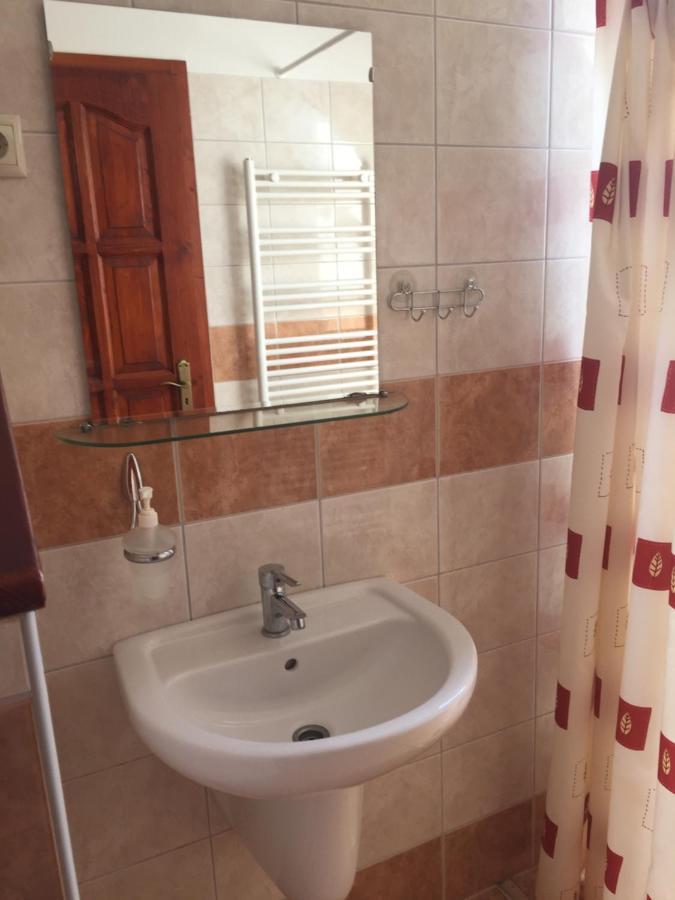 Hableany Etterem, Pizzeria Es Vendeghaz Balatonmariafurdo Exterior foto