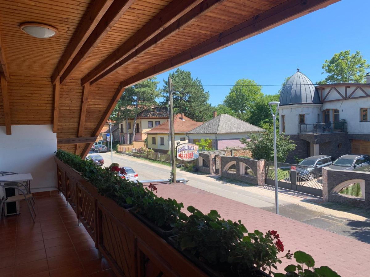 Hableany Etterem, Pizzeria Es Vendeghaz Balatonmariafurdo Exterior foto